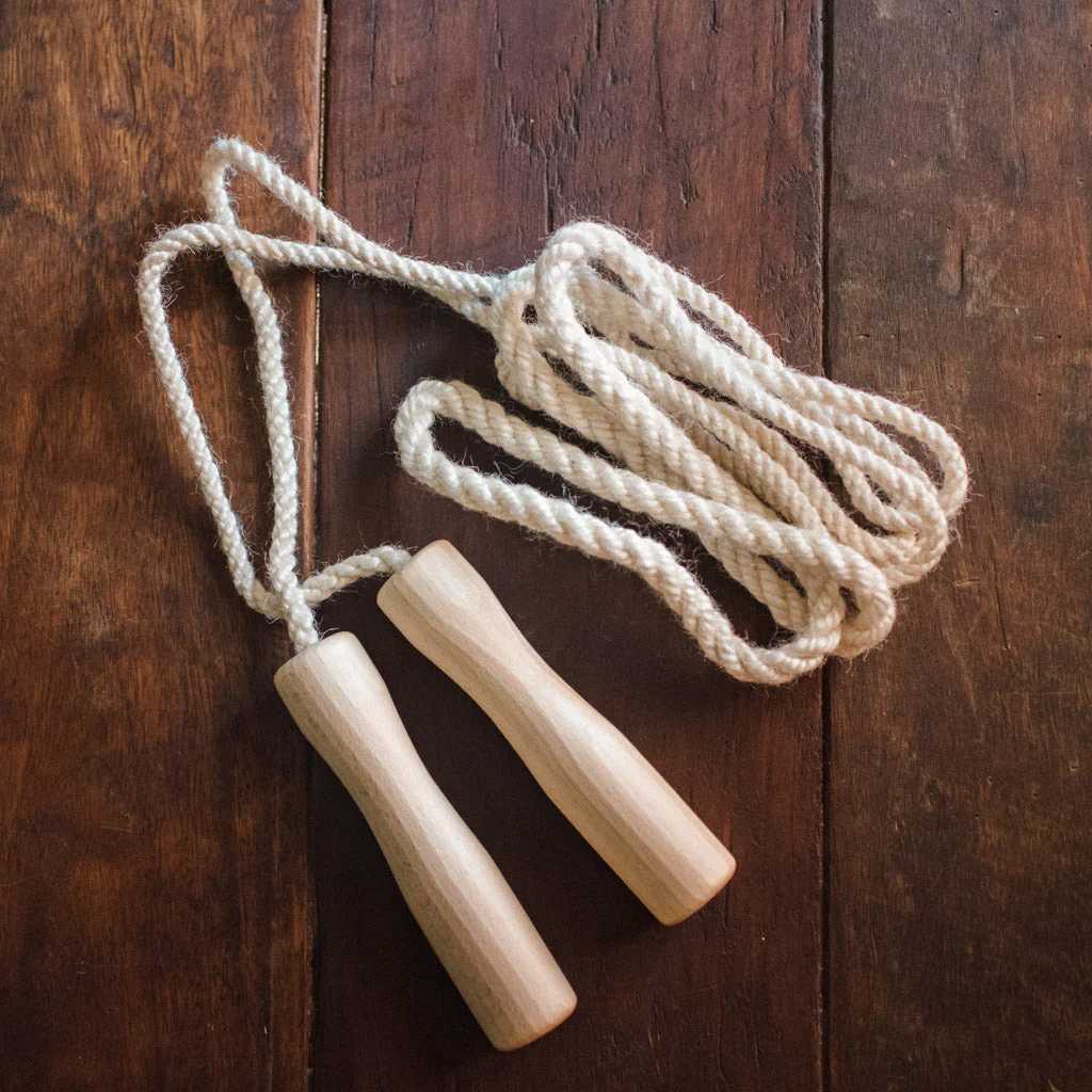 Gluckskafer - Corde à Danser - Naturel||Gluckskafer - Skipping Rope - Natural - Boutique Bébé en Ligne : Soins, Jouets et Articles Maison Corde à sauter jouet