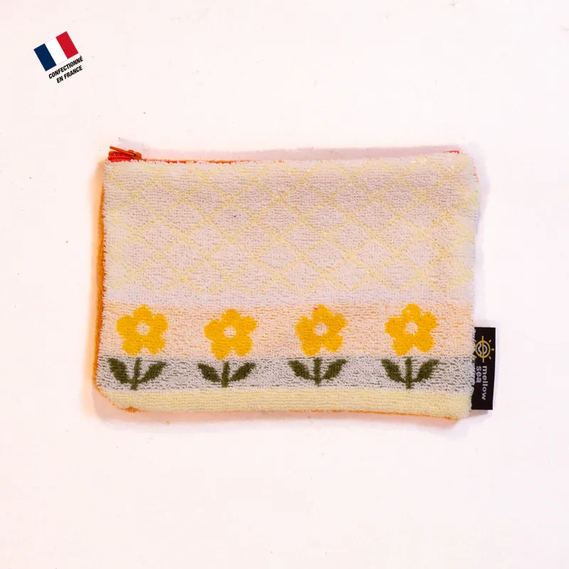Tiki pochette upcyclée Yellow Accessprotec Flowers - Outdoor Sports Shop – Bons Plans Randonnée & Trekking