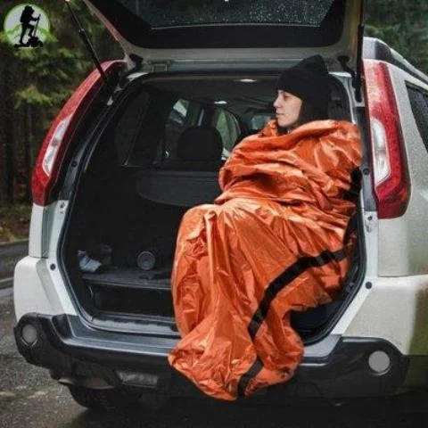 SAC DE COUCHAGE D'URGENCE | Surviver Bag ™ - Des Équipements Pensés pour Profiter de Chaque Instant Dehors HONYAO Sac de Couchage de Survie, Bivouac d'urgence, 2 Pièces, Camouflage |  Léger, étanche et compact avec sifflet, pour randonnée, camping, bivouac et  kit de survie, aide à