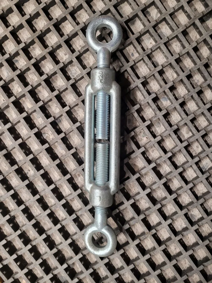Tendeur œil/œil M20 - Éclairage de qualité avec frais de port offerts Tendeur Inox 1 oeil + 1 crochet ø11 cm | Castorama